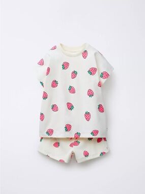 Zara Kids Strawberry Print Short & Top set- Cream and Pink size 6